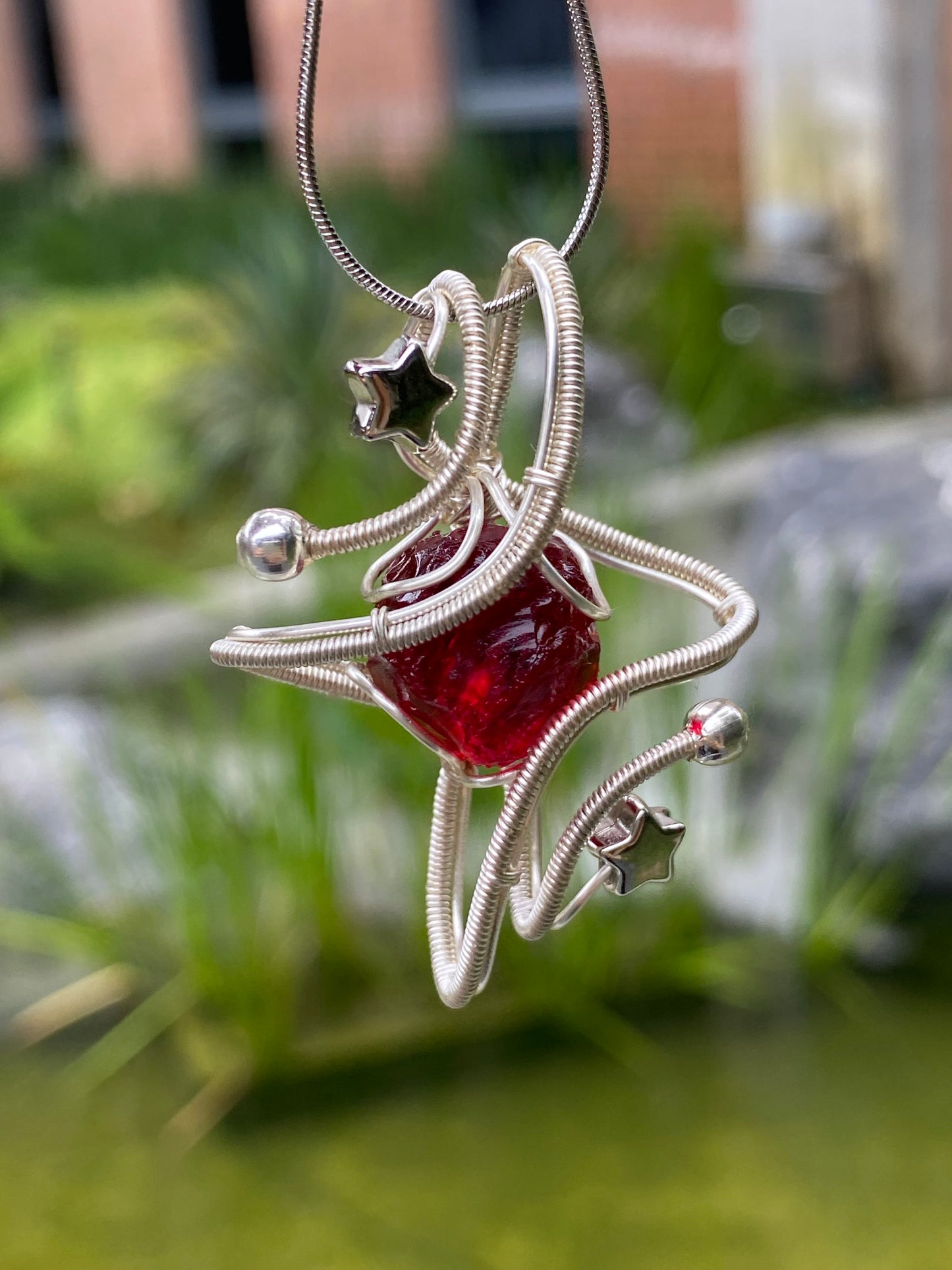 Red four-pointed star, temperament and beauty coexist, design and texture are online pure handmade necklace, sweater chain, whoever wears it will be beautiful, holiday gift, birthday gift