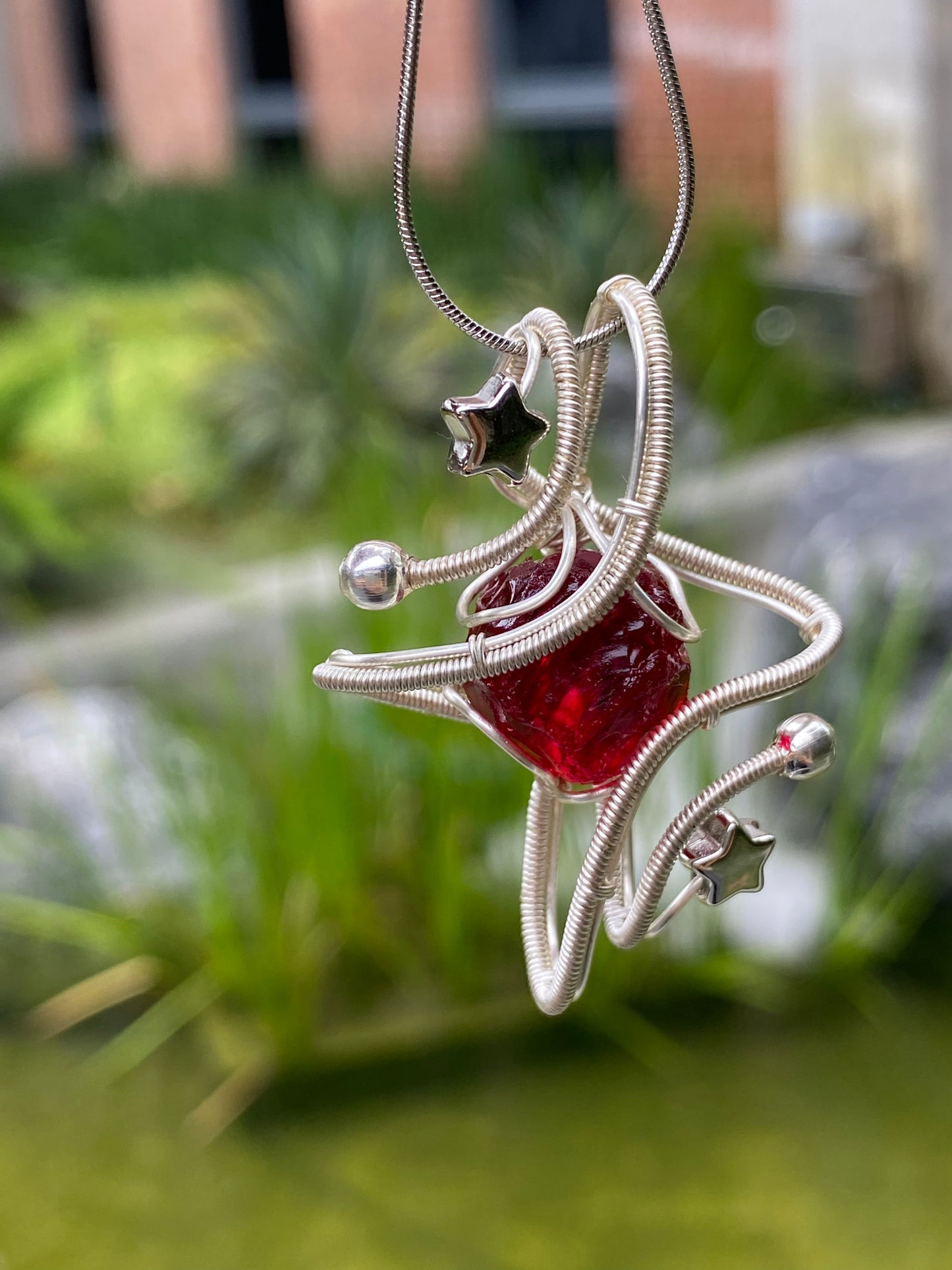 Red four-pointed star, temperament and beauty coexist, design and texture are online pure handmade necklace, sweater chain, whoever wears it will be beautiful, holiday gift, birthday gift