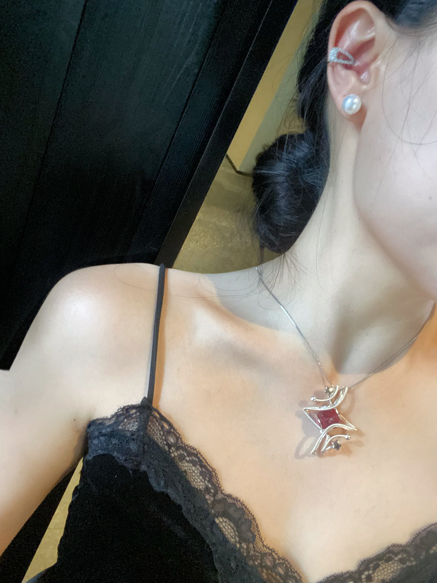 Red four-pointed star, temperament and beauty coexist, design and texture are online pure handmade necklace, sweater chain, whoever wears it will be beautiful, holiday gift, birthday gift