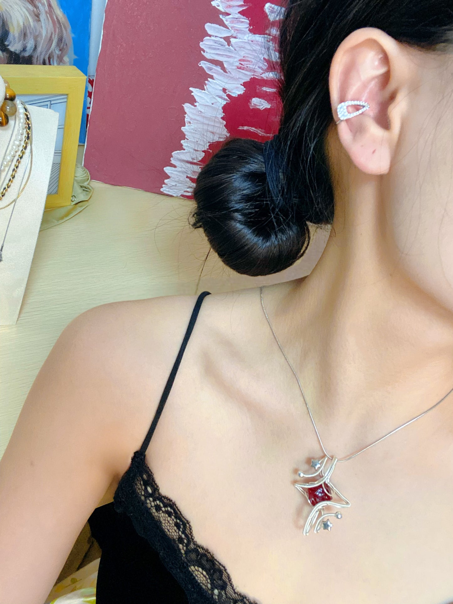 Red four-pointed star, temperament and beauty coexist, design and texture are online pure handmade necklace, sweater chain, whoever wears it will be beautiful, holiday gift, birthday gift