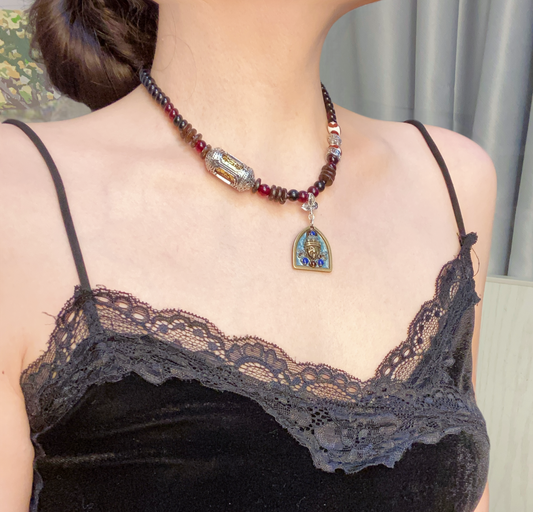 JOJO original handmade necklace. You will fall in love with it at first sight. It is so beautiful. No one will see the same style. It will look beautiful on everyone #necklace #originalhandmade #gift